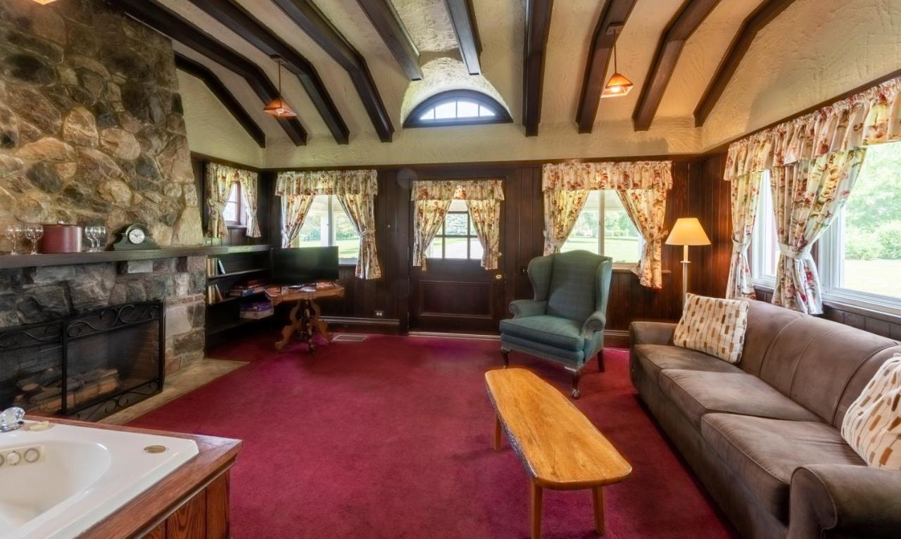 White Spring Manor Inn Geneva